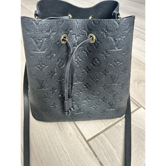 Louis Vuitton Monogram Empreinte NéoNoé MM chip version Almost Brand EUC - Picture 2 of 11